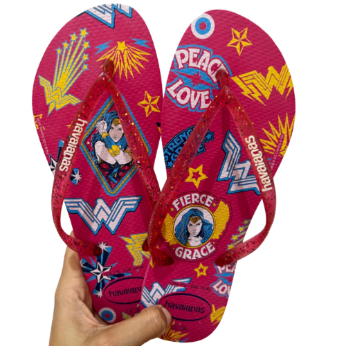 Havaianas Slim Wonder Woman Rosa Rosa